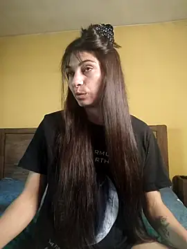 Snapshot of AntoniaHottie chatting on May 26, 2026, 7:04 am AntoniaHottie online show from May 26, 2026, 7:04 am
