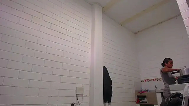 GiveLove1 online show from February 26, 2025, 10:42 pm