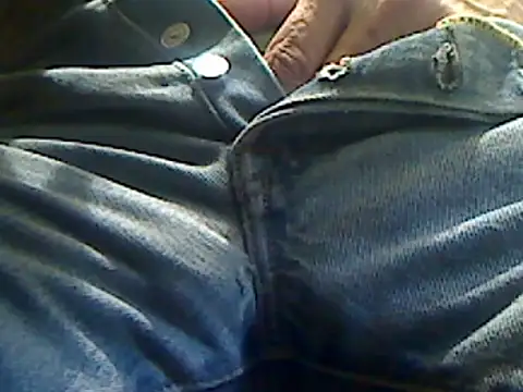 Snapshot of markluvskitty chatting on June 5, 2026, 12:33 pm markluvskitty online show from June 5, 2026, 12:33 pm