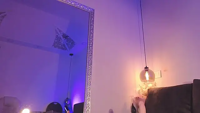 Isabella francoo online show from March 2, 2026, 11:39 am