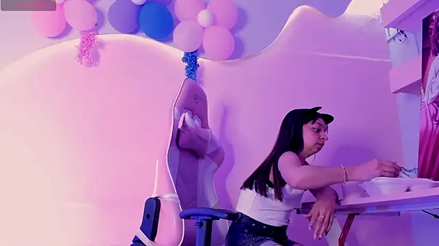 CharlotteMuller online show from March 17, 2026, 6:55 pm