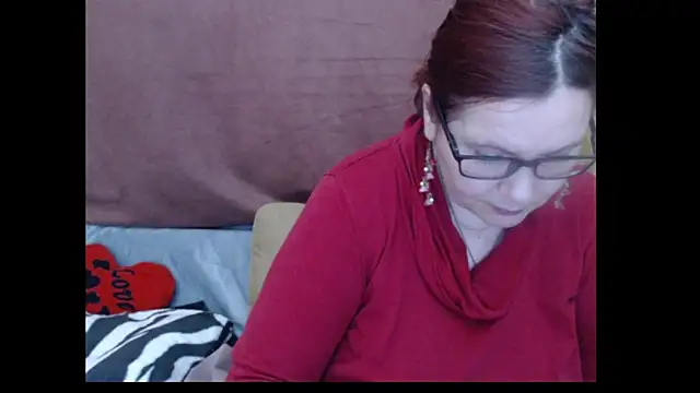 PlayfullMature online show from April 20, 2026, 11:50 pm