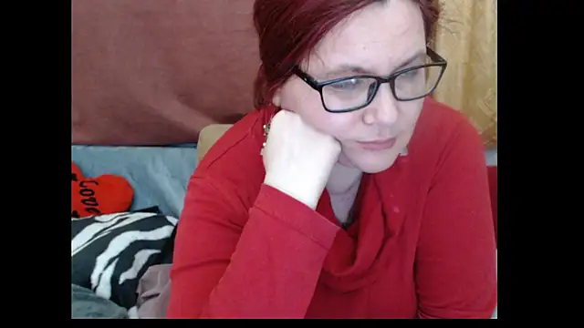 PlayfullMature online show from April 21, 2026, 1:42 am