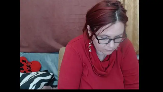 PlayfullMature online show from April 21, 2026, 3:24 am