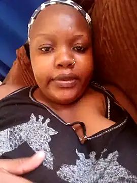 queennapal online show from March 27, 2026, 11:10 am