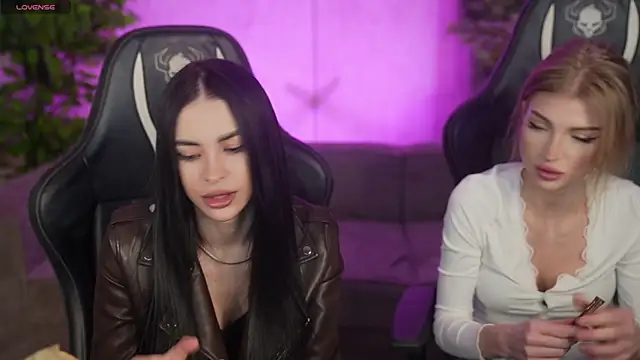 Tina Breeze online show from April 14, 2026, 7:58 am