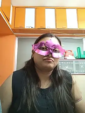 SWEETLYBOMB online show from May 26, 2026, 3:19 pm