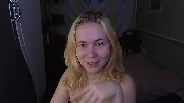 Snapshot of Riley_Roo chatting on March 11, 2026, 8:20 am Riley Roo online show from March 11, 2026, 8:20 am