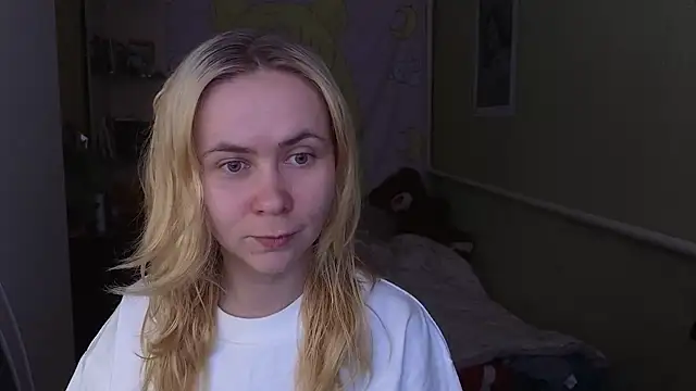 Snapshot of Riley_Roo chatting on March 15, 2026, 10:54 am Riley Roo online show from March 15, 2026, 10:54 am