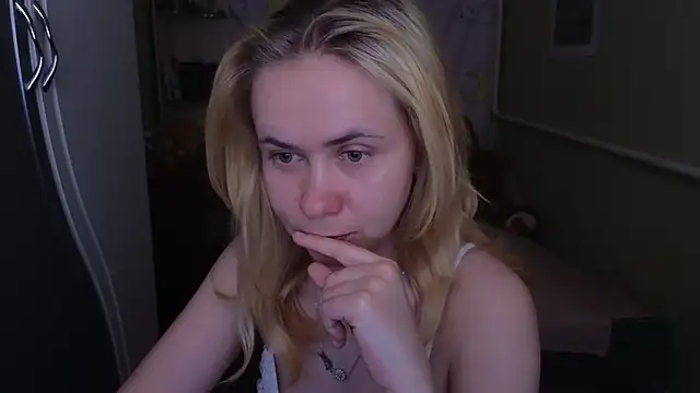 Snapshot of Riley_Roo chatting on March 23, 2026, 9:13 am Riley Roo online show from March 23, 2026, 9:13 am