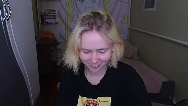 Snapshot of Riley_Roo chatting on April 22, 2026, 8:06 am Riley Roo online show from April 22, 2026, 8:06 am