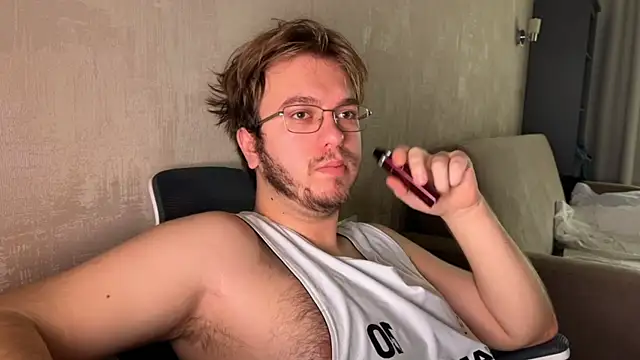 kiopiggy online show from November 6, 2025, 6:47 am