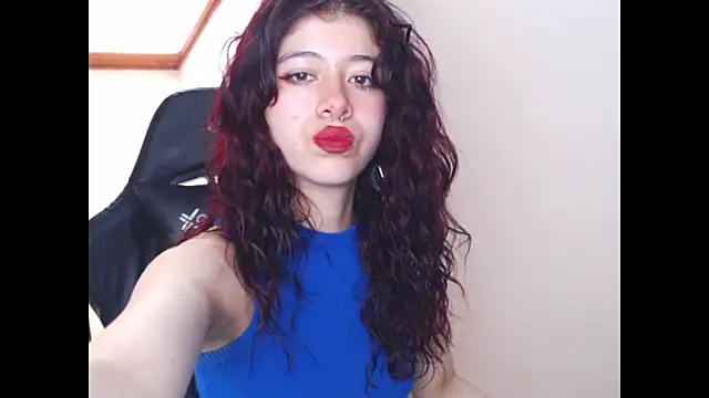 SuzzyyM online show from February 5, 2025, 2:05 pm