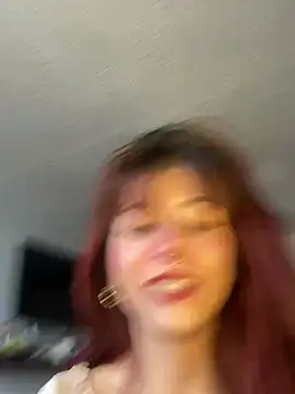 Snapshot of SuzzyyM chatting on June 15, 2026, 9:17 pm SuzzyyM online show from June 15, 2026, 9:17 pm