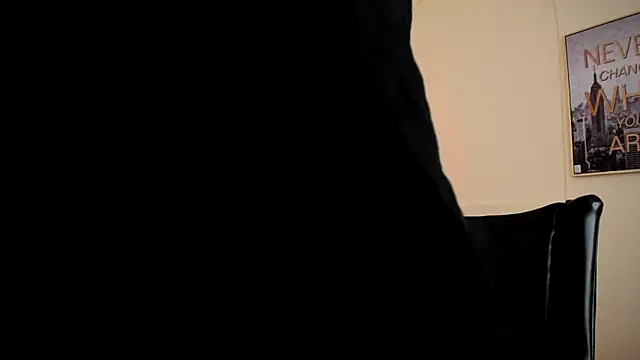 IsaBaileys  online show from March 10, 2025, 7:07 pm