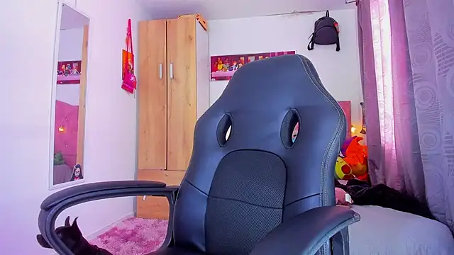 Snapshot of saralolo420 chatting on December 13, 2024, 8:26 pm saralolo420 online show from December 13, 2024, 8:26 pm