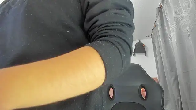 Snapshot of saralolo420 chatting on January 14, 2025, 2:19 am saralolo420 online show from January 14, 2025, 2:19 am