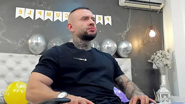 BruceDallas online show from December 19, 2024, 3:07 am