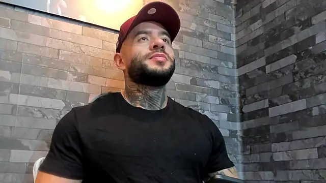 BruceDallas online show from January 11, 2026, 2:05 am