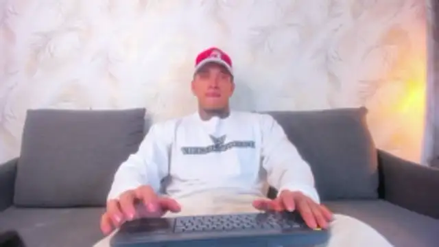 Snapshot of Stiven_collins chatting on February 5, 2026, 9:30 pm Stiven collins online show from February 5, 2026, 9:30 pm