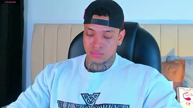 Snapshot of Stiven_collins chatting on February 19, 2026, 8:10 am Stiven collins online show from February 19, 2026, 8:10 am