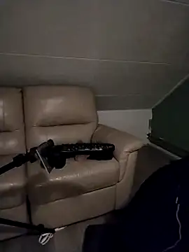 Knuffelstaaf123 online show from January 9, 2025, 10:52 pm