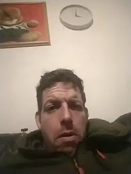 Knuffelstaaf123 online show from February 3, 2025, 10:11 pm