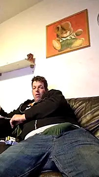 Knuffelstaaf123 online show from October 14, 2025, 9:04 pm