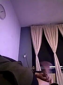 Knuffelstaaf123 online show from November 15, 2025, 7:16 am