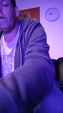 Knuffelstaaf123 online show from April 28, 2026, 10:59 pm