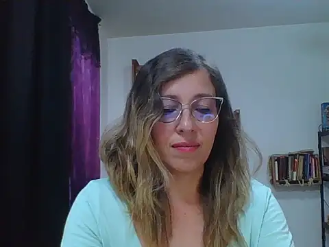 charlott ponce online show from September 18, 2025, 8:22 pm