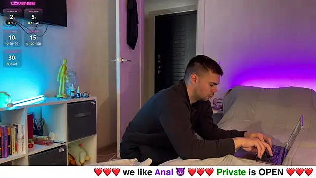 Snapshot of nikitos4you chatting on March 22, 2025, 7:47 am nikitos4you online show from March 22, 2025, 7:47 am