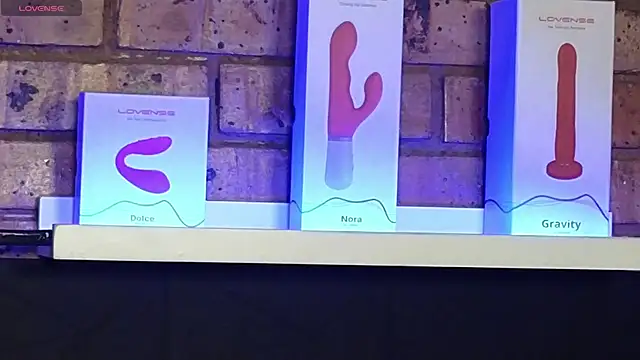 Astoria Moon online show from September 18, 2025, 6:54 pm