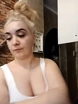 MikySWeet7 online show from March 5, 2025, 7:06 pm