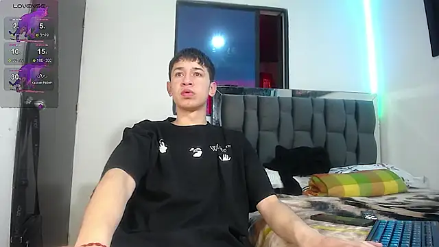 Mr daren  online show from February 3, 2025, 5:46 pm