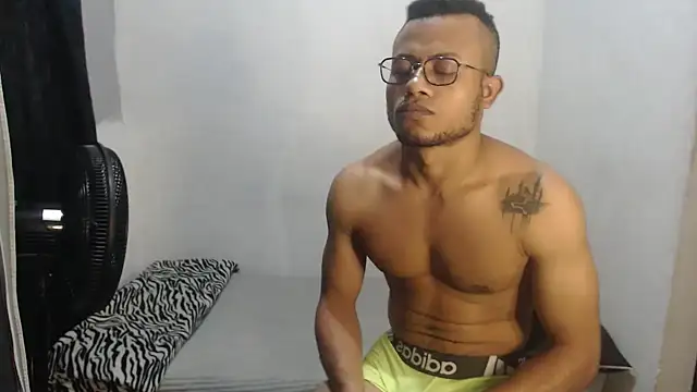 Snapshot of grandominantex1 chatting on December 2, 2025, 8:08 am grandominantex1 online show from December 2, 2025, 8:08 am