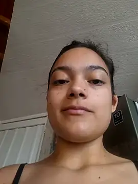 littlemelii online show from January 19, 2025, 3:53 pm