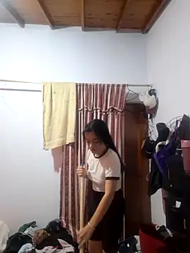 littlemelii online show from February 6, 2025, 12:11 am