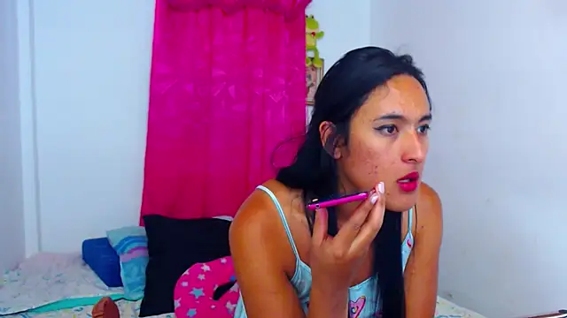 misss estrella online show from September 12, 2025, 7:47 pm