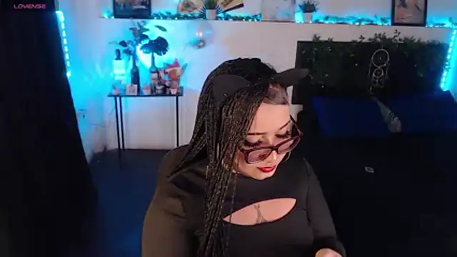 LiaScarlett online show from November 3, 2025, 1:19 am