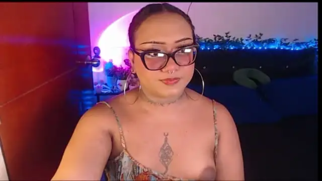 LiaScarlett online show from June 17, 2026, 1:30 am