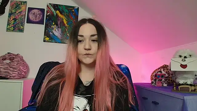 PinkHurricaneOfficial online show from February 18, 2026, 3:19 pm