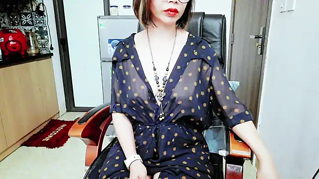 Miu-Le online show from November 17, 2025, 11:54 pm