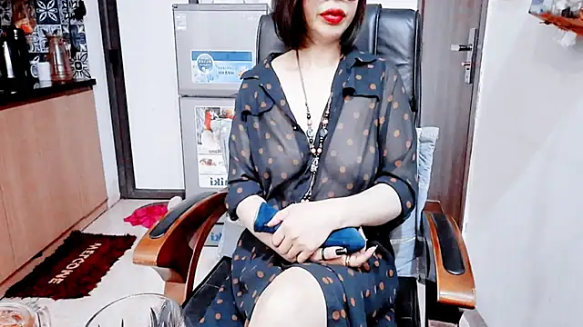 Miu-Le online show from February 8, 2026, 7:06 pm