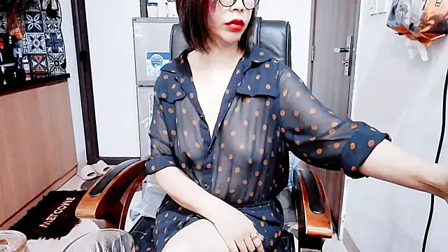 Miu-Le online show from February 23, 2026, 6:49 pm