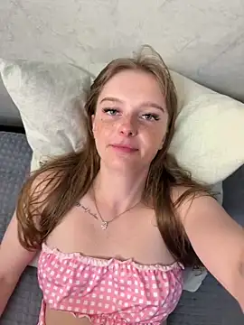 lovelly molly online show from May 26, 2026, 4:25 pm