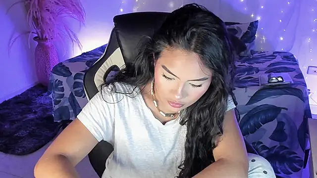 Riana Kean online show from March 17, 2026, 2:38 am