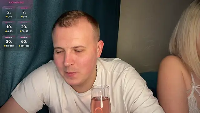 MrMrsRight online show from February 11, 2025, 5:07 pm