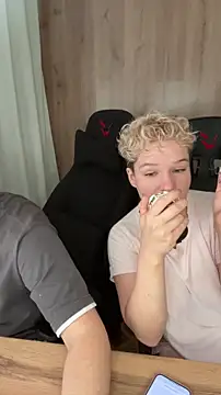 MrMrsRight online show from September 29, 2025, 7:46 am