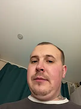 MrMrsRight online show from December 20, 2025, 7:10 pm